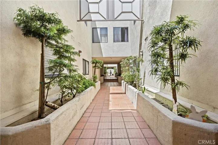 265 W California 10, Pasadena, California 91105