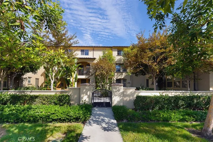 24 Full Moon, Irvine, California 92618