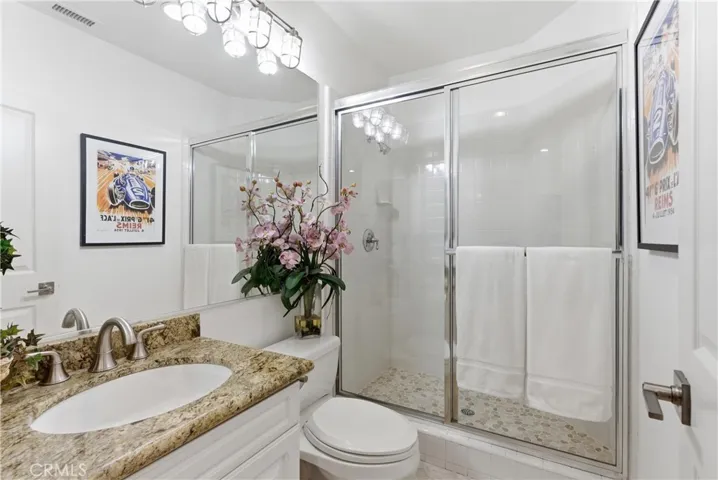 Ensuite main-floor full bathroom