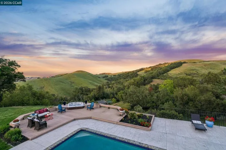 1933 Joseph Dr, Moraga, California 94556