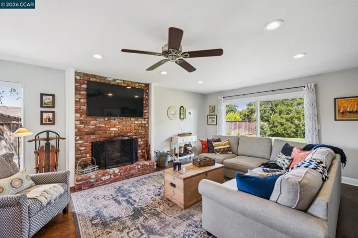 1933 Joseph Dr, Moraga, California 94556