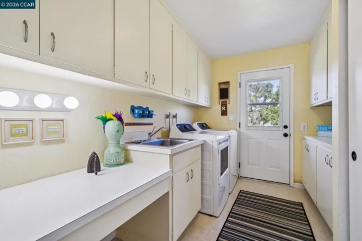 1933 Joseph Dr, Moraga, California 94556
