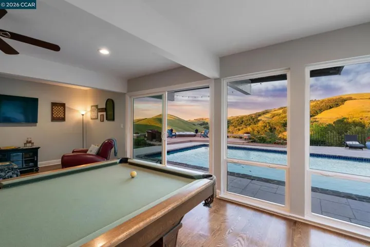 1933 Joseph Dr, Moraga, California 94556
