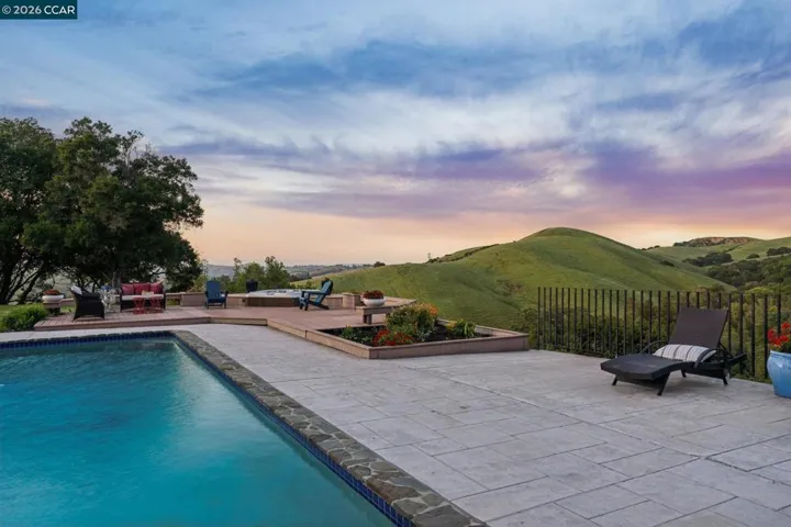 1933 Joseph Dr, Moraga, California 94556
