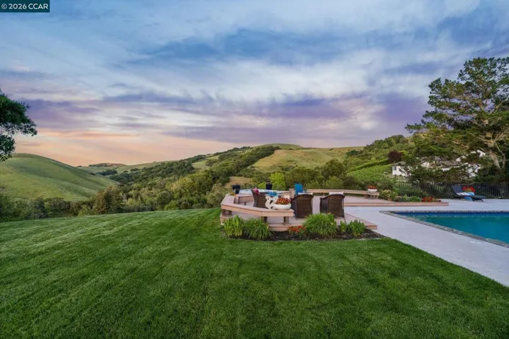 1933 Joseph Dr, Moraga, California 94556