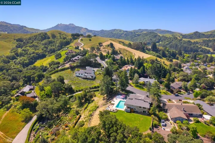 1933 Joseph Dr, Moraga, California 94556