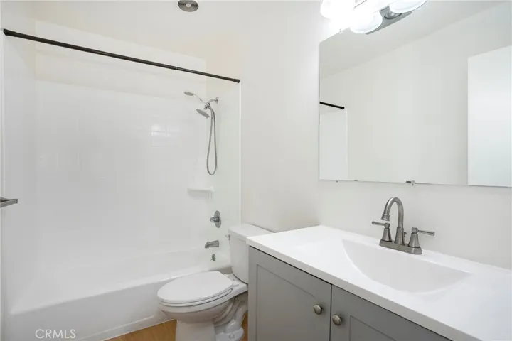 1187 E 3rd 308, Long Beach, California 90802