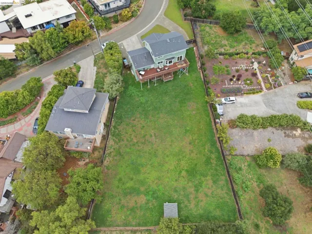 Expansive lot featuring a large grassy area
