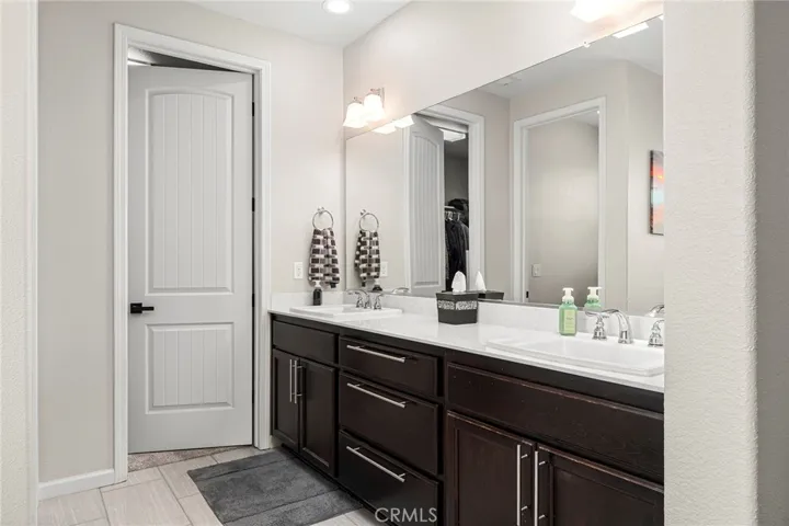Dual sinks
