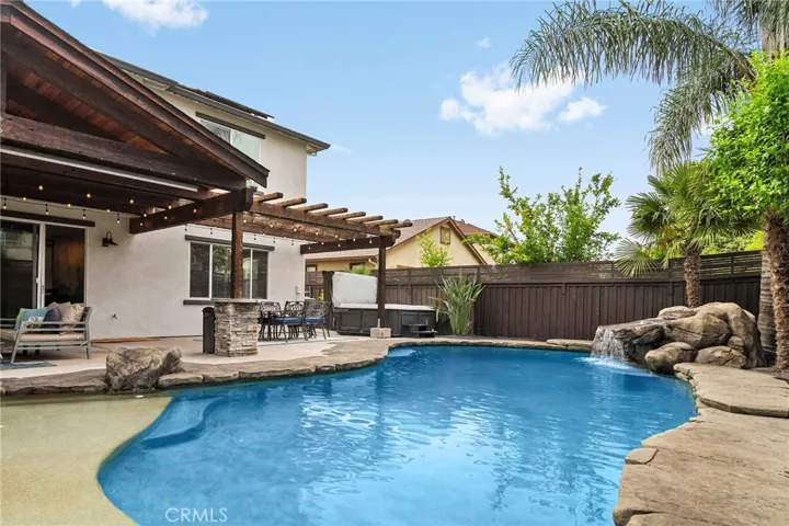 High pressure misters and electric shades to keep cool in the summer
