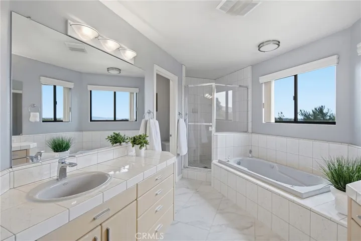 Spa-style primary suite bath