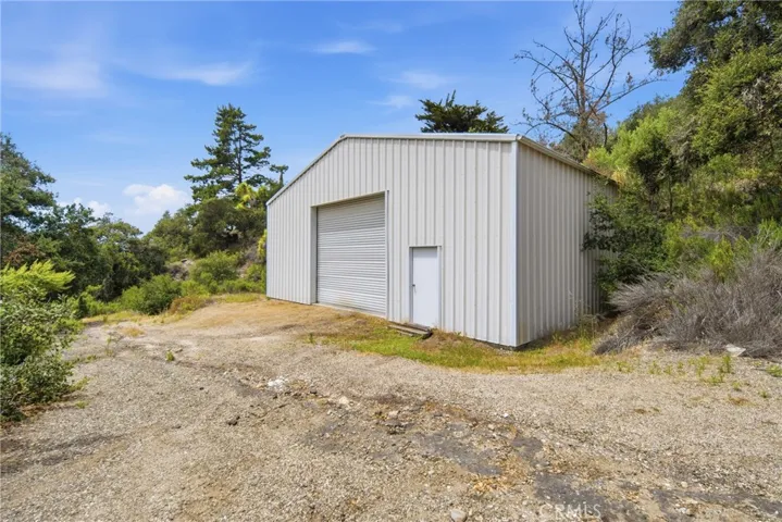 1600 SF metal barn