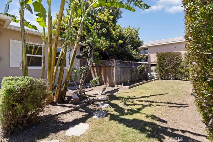 18328 Gresham, Northridge, California 91325