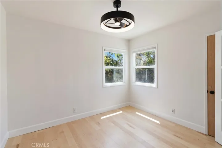 18328 Gresham, Northridge, California 91325