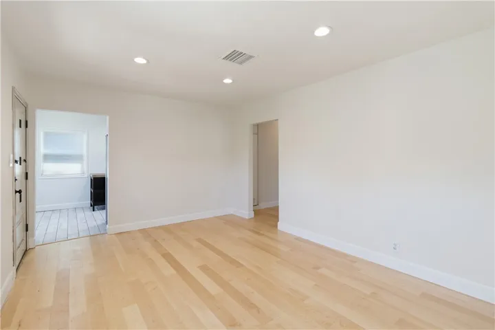18328 Gresham, Northridge, California 91325