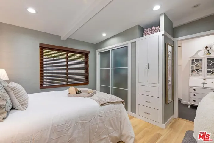 1334 Charmel Place, Pacific Palisades, California 90272