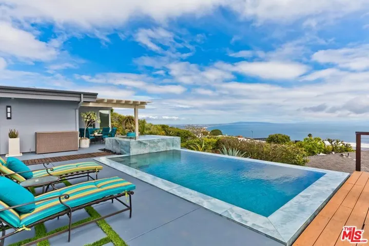1334 Charmel Place, Pacific Palisades, California 90272