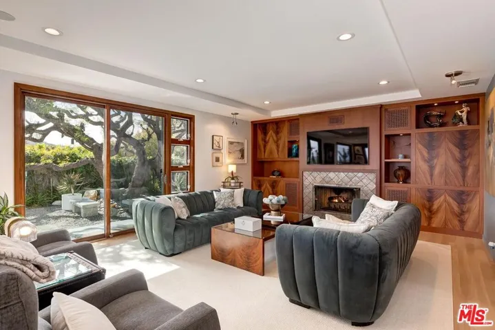 1334 Charmel Place, Pacific Palisades, California 90272
