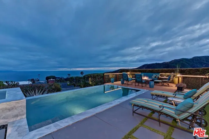 1334 Charmel Place, Pacific Palisades, California 90272