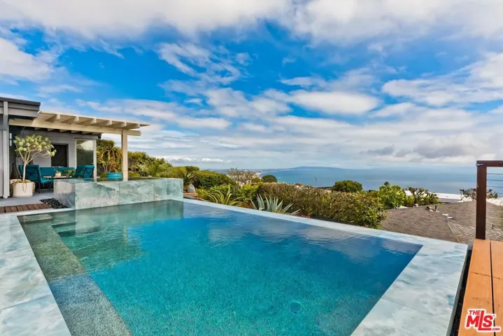 1334 Charmel Place, Pacific Palisades, California 90272