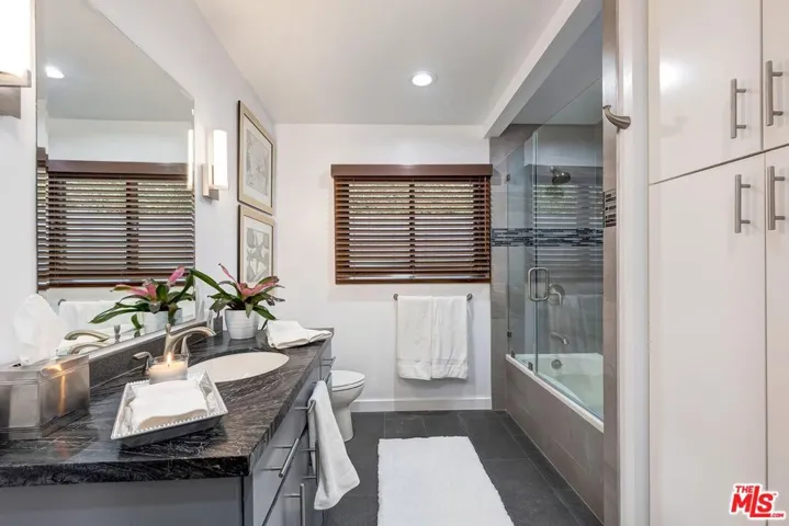 1334 Charmel Place, Pacific Palisades, California 90272
