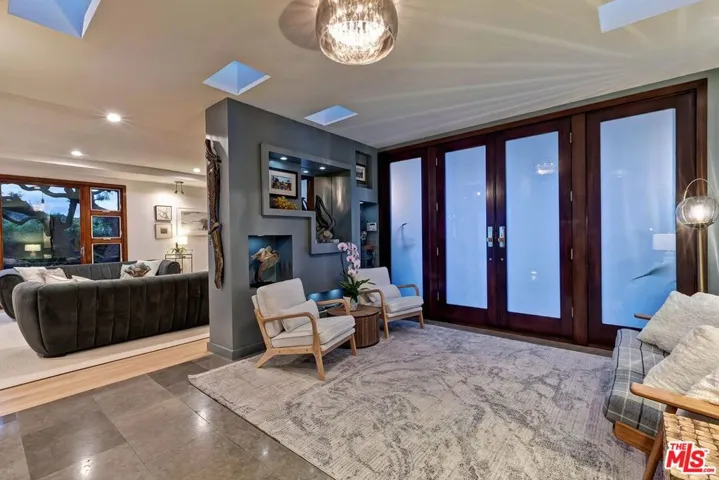 1334 Charmel Place, Pacific Palisades, California 90272