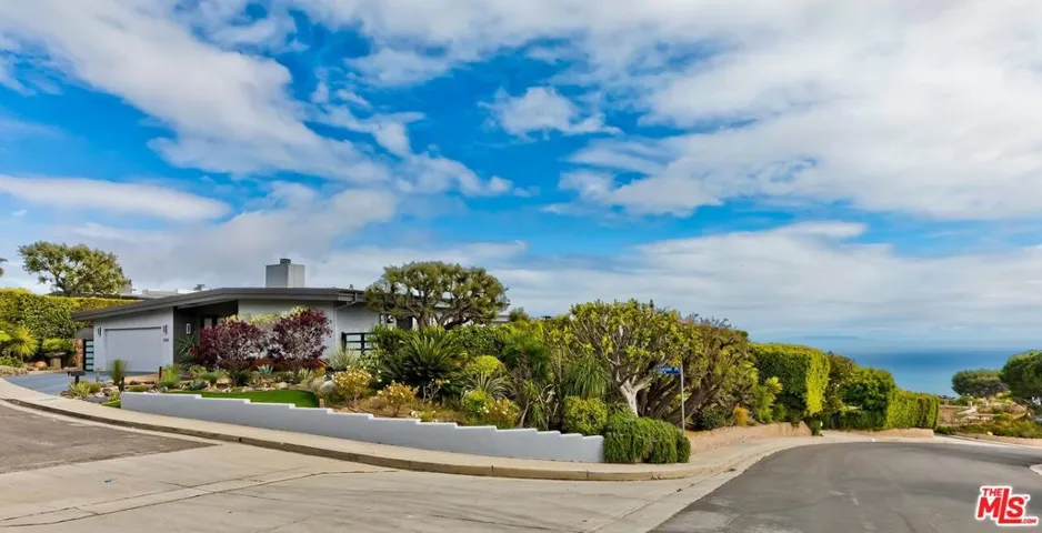 1334 Charmel Place, Pacific Palisades, California 90272