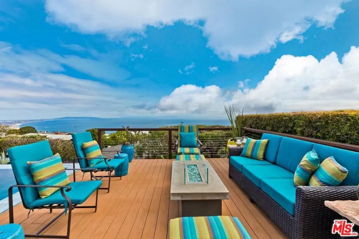 1334 Charmel Place, Pacific Palisades, California 90272
