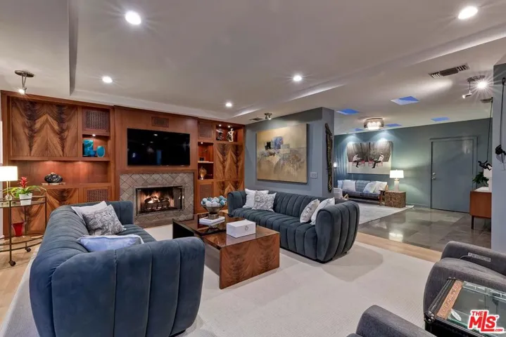 1334 Charmel Place, Pacific Palisades, California 90272