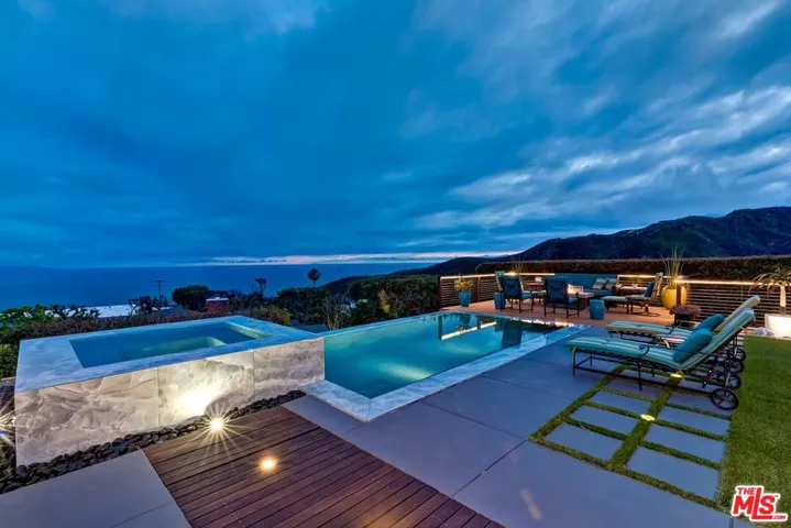 1334 Charmel Place, Pacific Palisades, California 90272