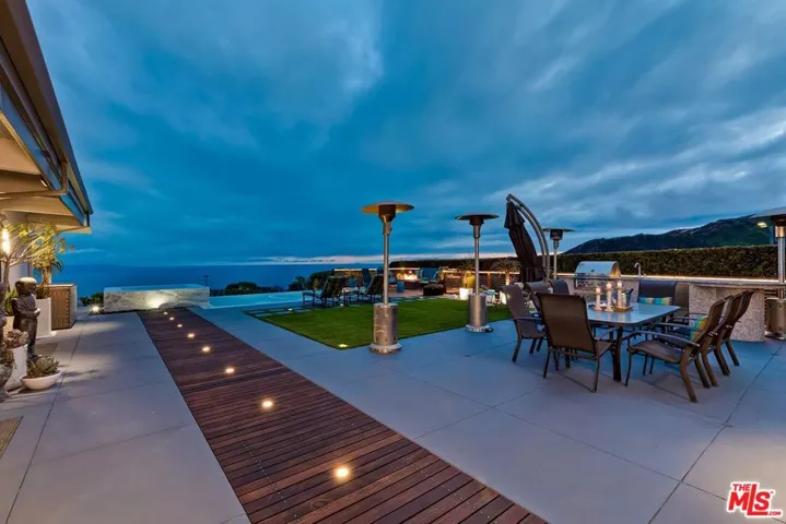 1334 Charmel Place, Pacific Palisades, California 90272