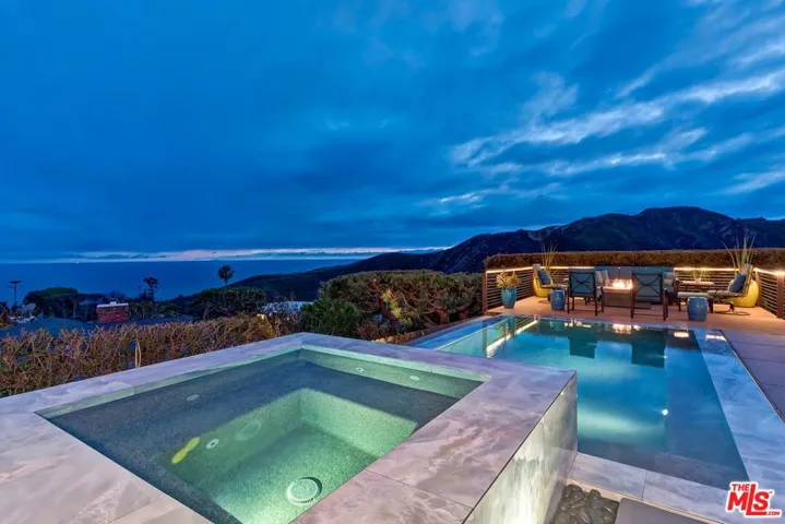 1334 Charmel Place, Pacific Palisades, California 90272