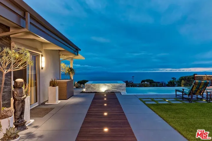 1334 Charmel Place, Pacific Palisades, California 90272