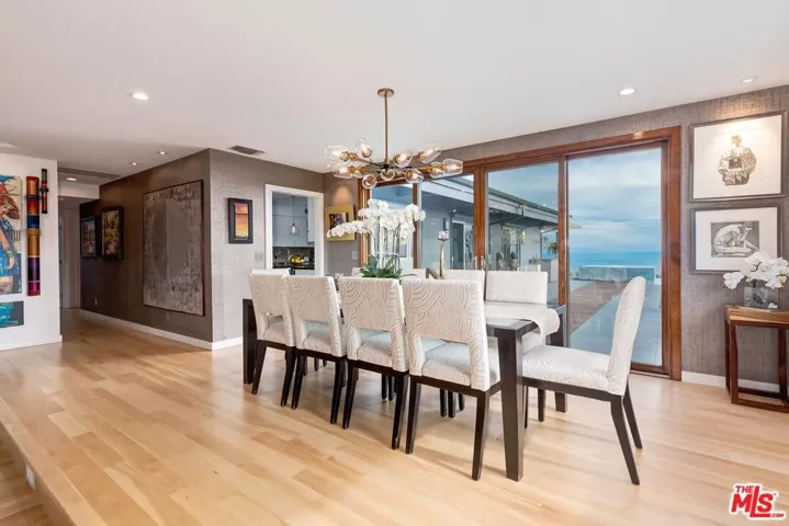 1334 Charmel Place, Pacific Palisades, California 90272