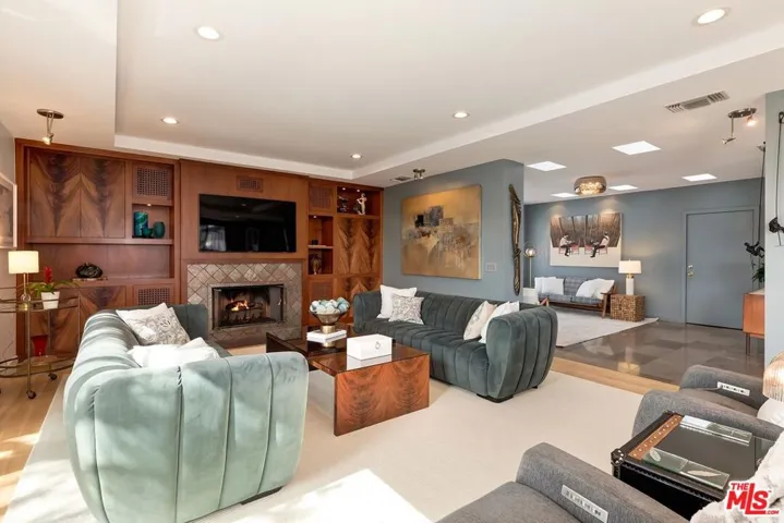 1334 Charmel Place, Pacific Palisades, California 90272