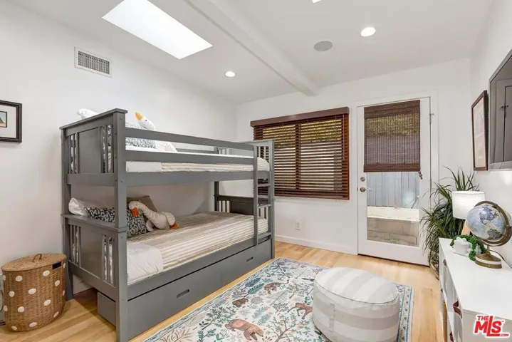 1334 Charmel Place, Pacific Palisades, California 90272