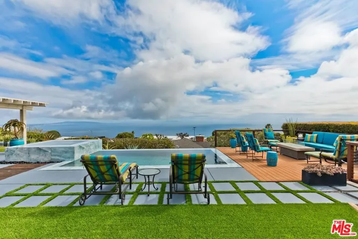 1334 Charmel Place, Pacific Palisades, California 90272