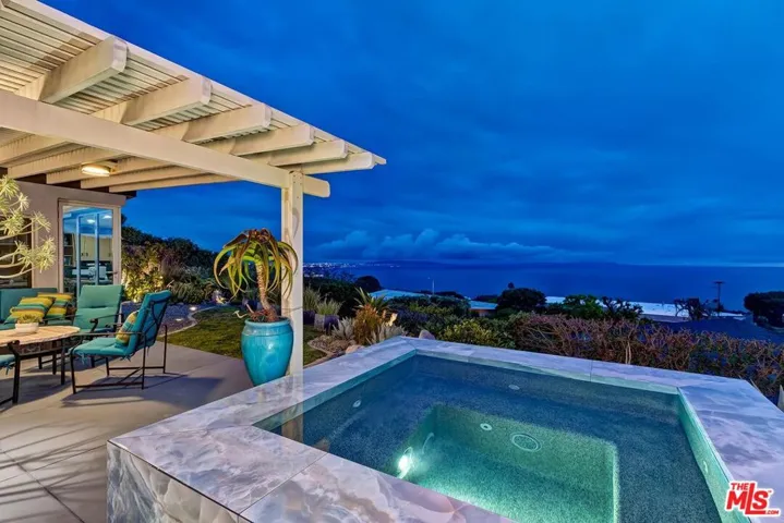 1334 Charmel Place, Pacific Palisades, California 90272