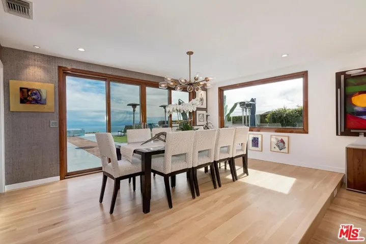 1334 Charmel Place, Pacific Palisades, California 90272