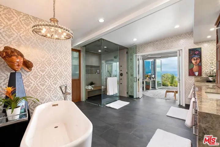 1334 Charmel Place, Pacific Palisades, California 90272