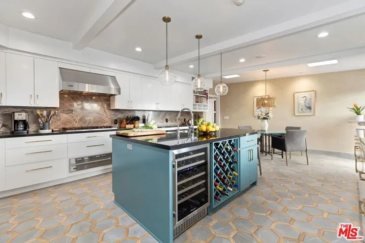 1334 Charmel Place, Pacific Palisades, California 90272