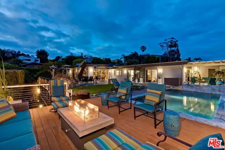 1334 Charmel Place, Pacific Palisades, California 90272