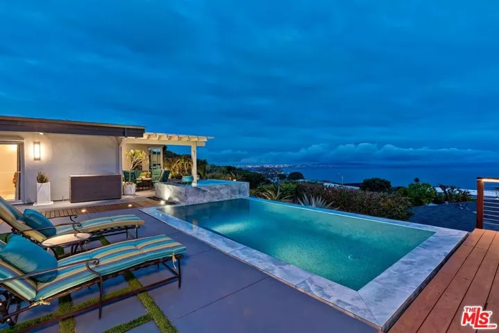 1334 Charmel Place, Pacific Palisades, California 90272