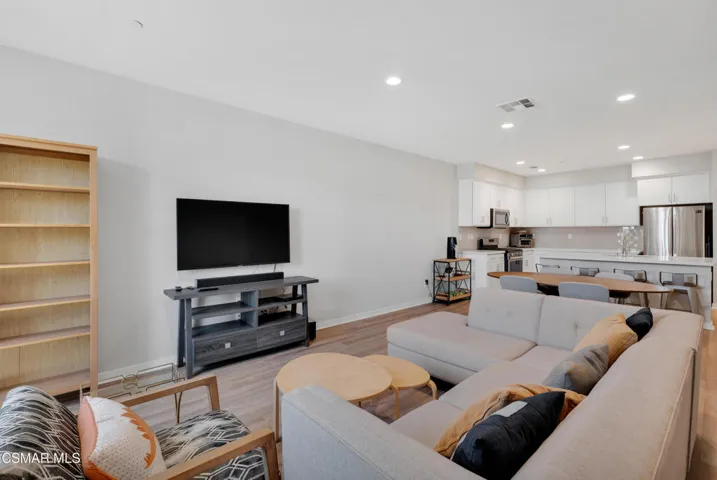 135 Farmhouse Dr - HsHProd-5