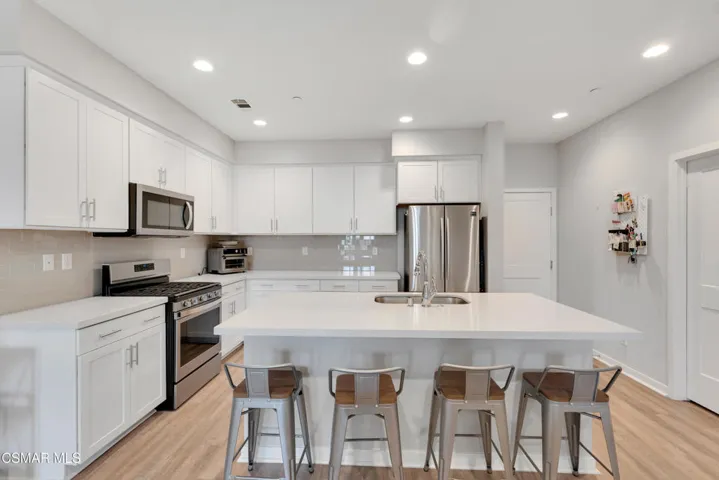 135 Farmhouse Dr - HsHProd-11