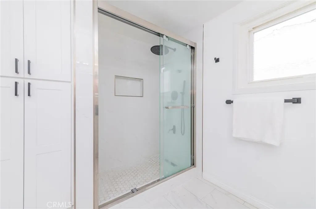 Superior soft-clos sliding shower doors (3-panel), linen closets/storage