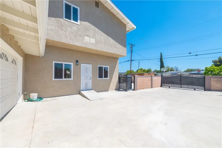 RV gate- driveway parking for 3 more vehicles