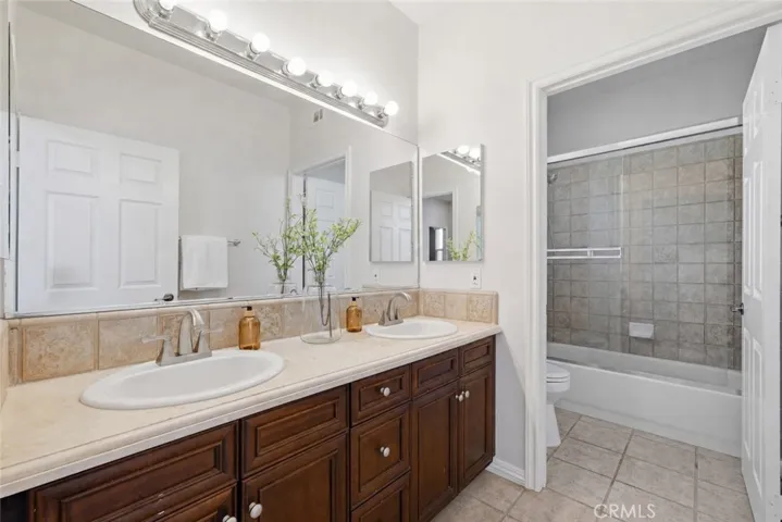 2nd Floor Bathroom