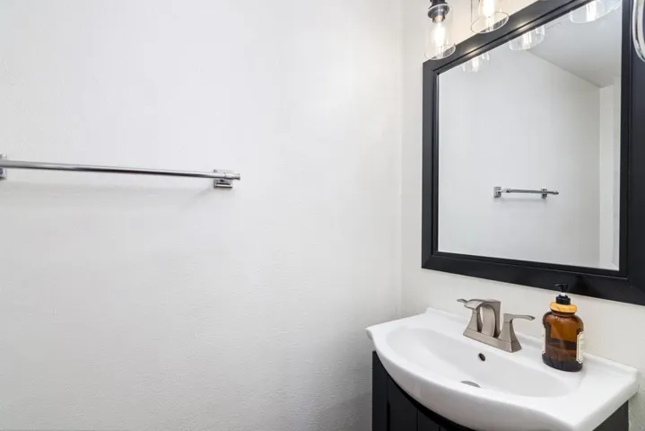 Powder bath