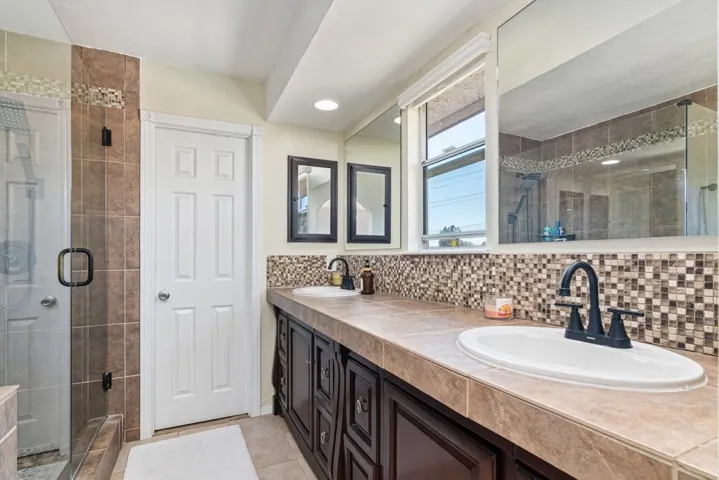 Primary bath